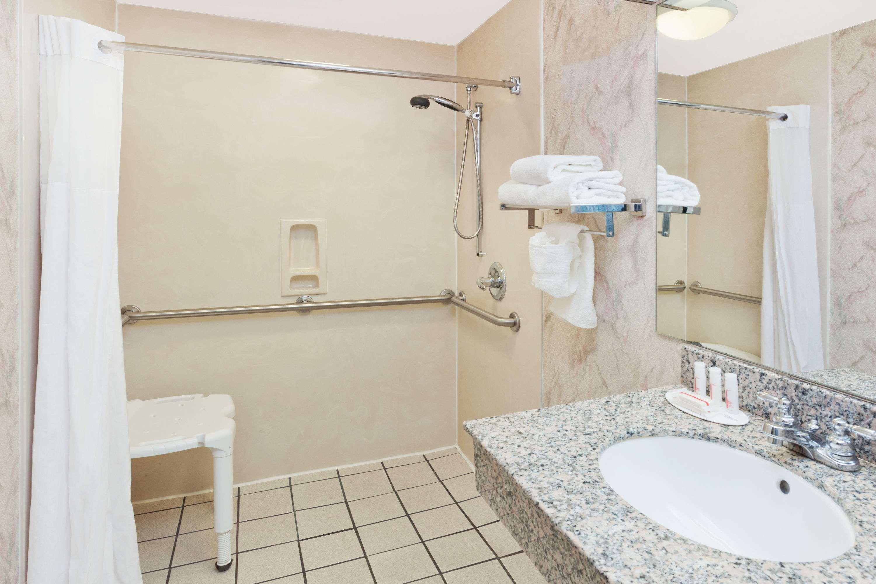 Hotel Bo, A Days Inn By Wyndham Chattanooga Downtown Esterno foto