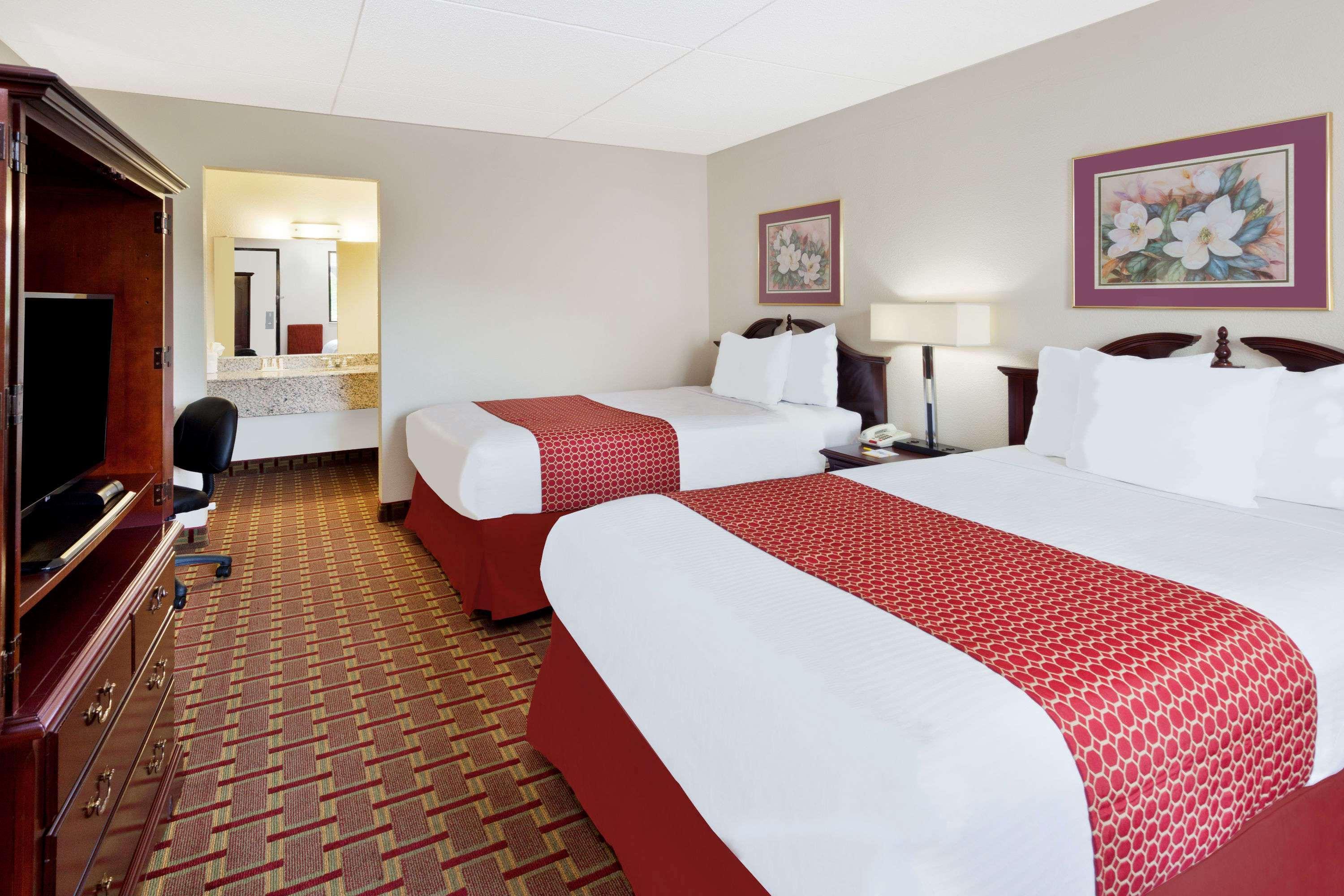 Hotel Bo, A Days Inn By Wyndham Chattanooga Downtown Esterno foto