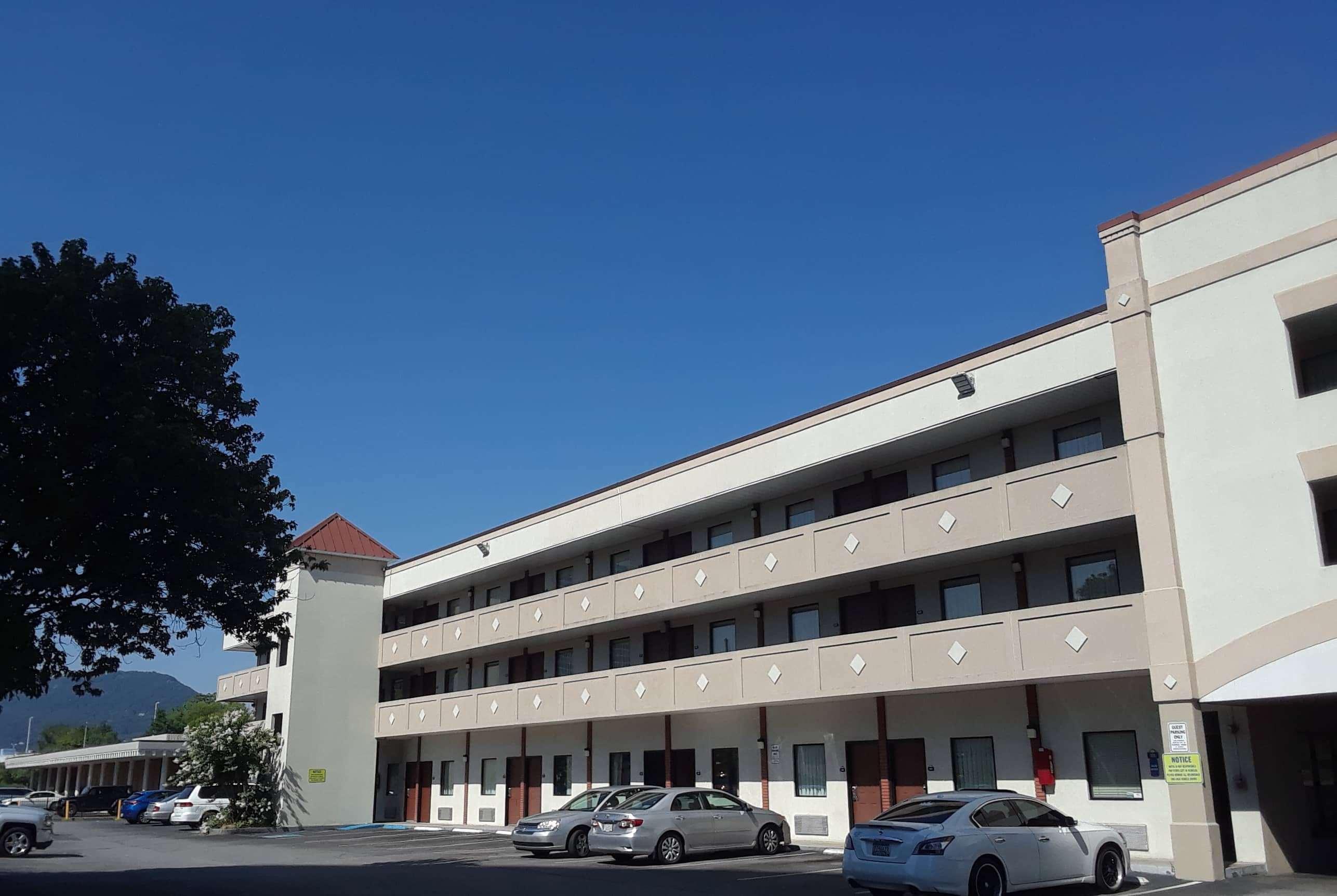 Hotel Bo, A Days Inn By Wyndham Chattanooga Downtown Esterno foto