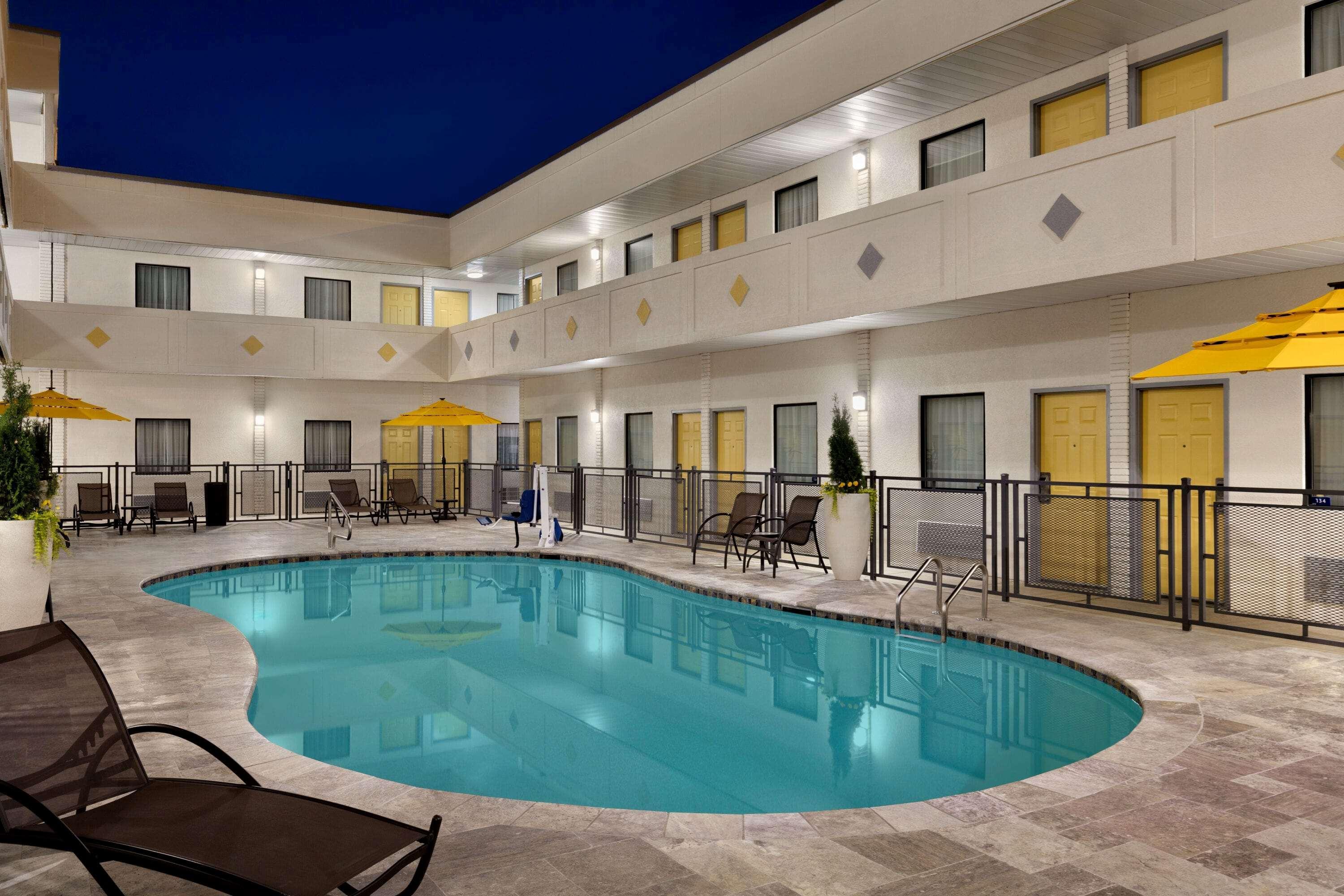 Hotel Bo, A Days Inn By Wyndham Chattanooga Downtown Esterno foto